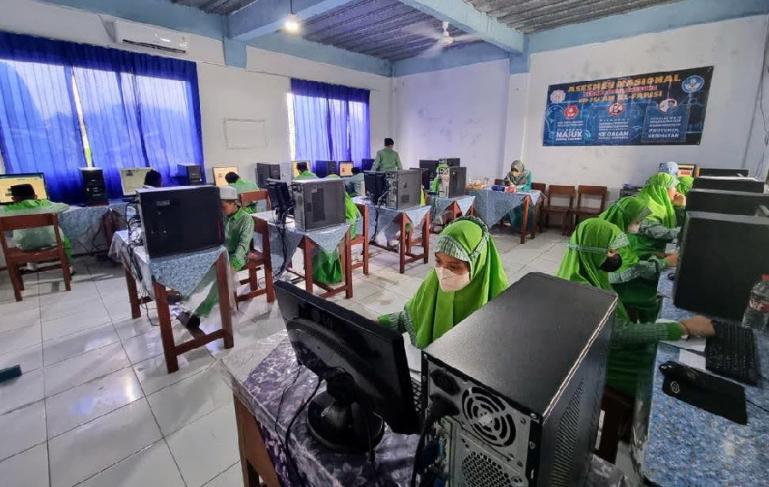 Murid kelas V dari Sekolah Dasar (SD) Islam Al Farisi, Kota Bekasi, ikuti proses evaluasi ANBK di sekolahnya pada Minggu dan Senin kemarin. (Dok : Istimewa)