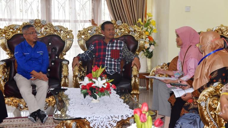 Wali Kota Pariaman Genius Umar didampingi Deputi NAS BPS RI disaat membuka secara resmi acara Musyawarah Daerah Ke-IV Badan Pengurus Daerah Persatuan Perawat Nasional Indonesia (PPNI) Kota Pariaman, Sabtu (15/10). (Foto : Istimewa)