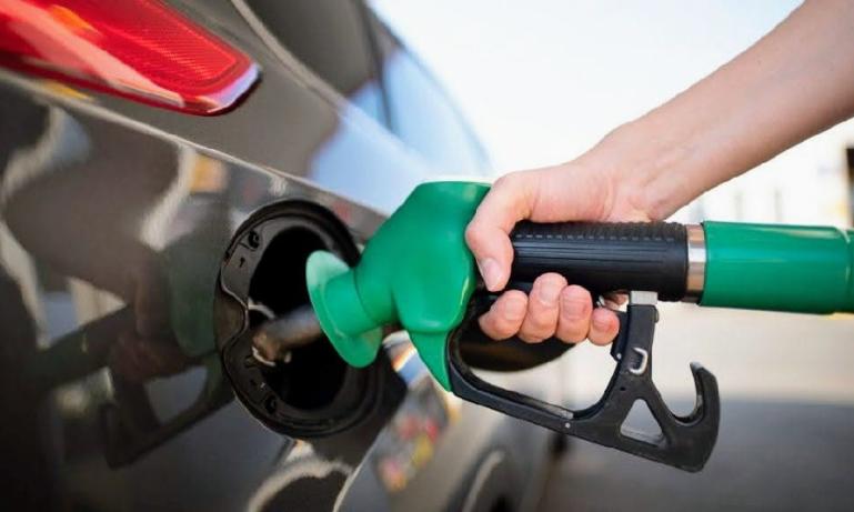 Kenaikan bahan bakar minyak (BBM) memberikan andil dominan terhadap inflasi Sumbar selama September 2022. (Dok - Istimewa)