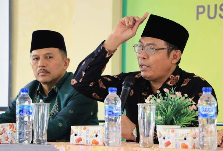 Direktur Bina Umrah dan Haji Khusus Ditjen PHU Kemenag RI Nur Arifin saat melakukan pembinaan di Pelayanan Haji dan Umrah Terpadu (Pelhut) Kota Padang, Minggu (16/10). (Dok : Istimewa)