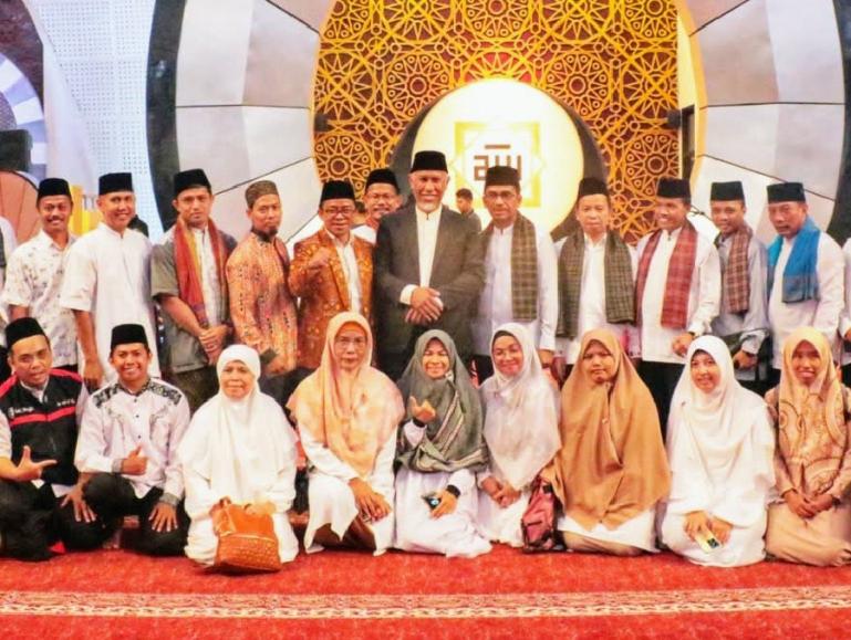 Gubernur Sumbar, Mahyeldi bersama Disdik Sumbar luncurkan program wirid remaja tingkat SMP dan SMA, Sabtu (22/10). (Dok : Istimewa)