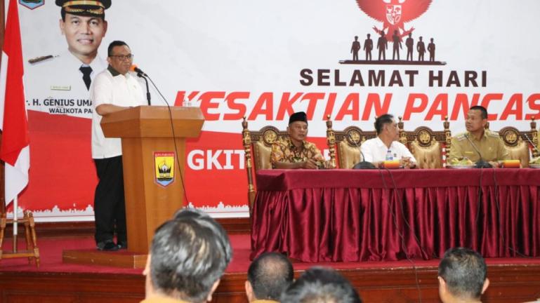 Wakil Menteri (Wamen) Ketenagakerjaan Republik Indonesia, Afriansyah Noor dan rombongan kunjungi Kota Pariaman yang disambut langsung oleh Wali Kota Pariaman, Genius Umar di Aula Balaikota Pariaman, Senin (3/10). (Foto : Istimewa)