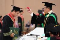 Ikuti Prosesi Wisuda Bersama 1.248 Mahasiswa UNIS: 30 Napi Lapas Pemuda Tangerang Jadi Sarjana, 3 Predikat Cumlaude