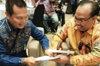 Wali Kota Pariaman, Genius Umar bersama Deputi Pengembangan Sumber Daya Perpustakaan Nasional, Deni Kurnia, di Jakarta, Kamis (17/11). (Dok : Istimewa)