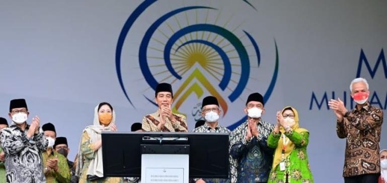 Presiden Joko Widodo menghadiri pembukaan Muktamar Ke-48 Muhammadiyah dan Aisyiyah yang digelar di Stadion Manahan, Kota Surakarta, pada Sabtu (19/11). (Dok : Istimewa)