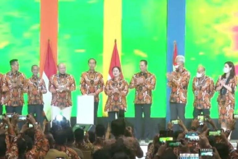 Presiden Jokowi saat membuka Munas HIMPI Tahun 2022, Senin (21/11), di Solo, Jawa Tengah.