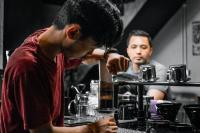 Bersantai di Coffee Shop di Kota Padang (2): Dari Biji Kopi Hingga ke Cangkir