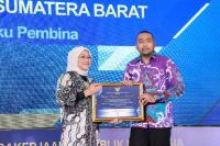 Upayakan Pemenuhan Hak Disabilitas di Dunia Kerja: Gubernur Sumbar Raih Penghargaan Kemenaker