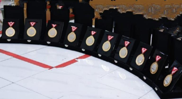 Medali BUKA Award dari hasil kolaborasi KI dan PJKIP Sumbar. (Dok : Istimewa)