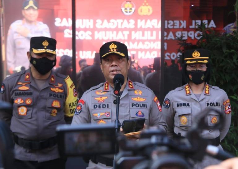Kepala Divisi Humas Polri, Irjen Dedi Prasetyo saat berikan keterangan menyangkut gelar Operasi Lilin pengamanan Nataru 2023, Senin (19/12). (Dok : Istimewa)