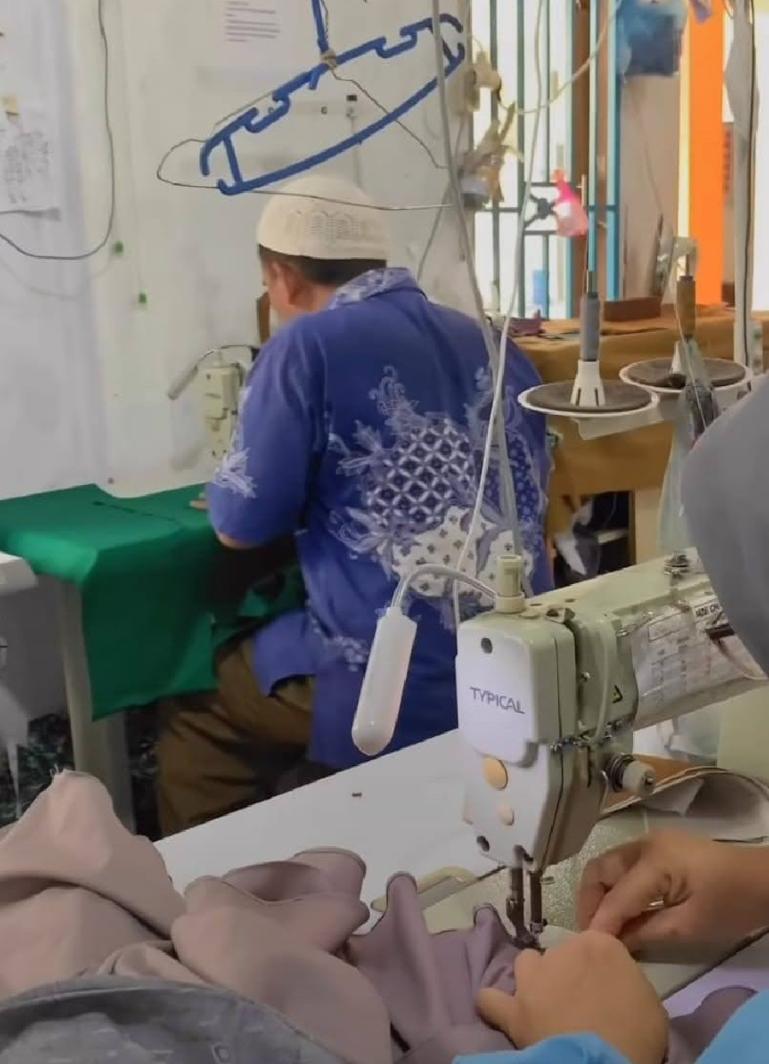 Rumah produksi Maharrani dan Hamka Indonesia di simpang Kototingga, Kelurahan Pasaambacang, Kecamatan Kuranji, Kota Padang, Sumatera Barat. (Dok: Instagram @maharrani.official)