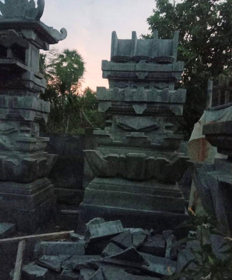 Kondisi sebuah balai masyarakat di salah satu kecamatan di Kabupaten Karangasem rusak akibat gempa bumi pada Selasa malam (13/12). (Dok : Istimewa)