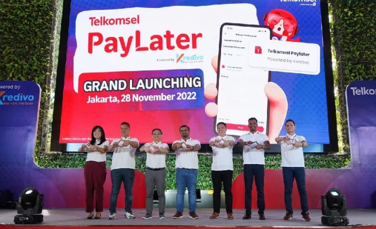 Jajaran Manajemen Telkomsel bersama Manajemen Kredivo saat peluncuran Telkomsel PayLater di Jakarta. (Dok : Istimewa)