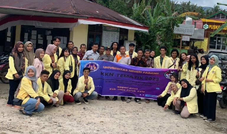 Tim KKN Tematik UNP bersama Wali Nagari Maek dan 12 kepala jorong selingkungan Maek. (Dok : Istimewa)