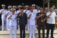 Peringati Hari Dharma Samudera ke-61: Laksma Benny Febri dan Wako Genius Tabur Bunga