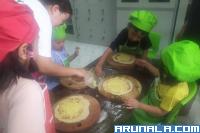 Seru! Anak-anak Bikin Pizza di Pizzaman