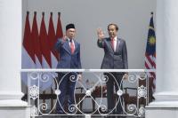 Pertemuan Bilateral Presiden Joko Widodo dengan PM Anwar Ibrahim: Tekankan Lima Hal, dari Isu TKI hingga Batas Negara