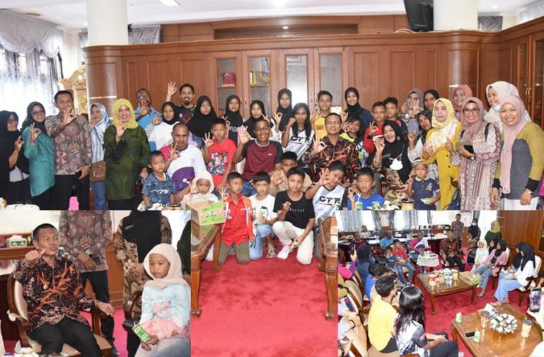 Para altel sepatu roda Kota Pariaman izin pamit kepada Wako Genius Umar sebelum bertolak ke Kabupaten Siak, Riau, Kamis (19/1). (Dok : Istimewa)