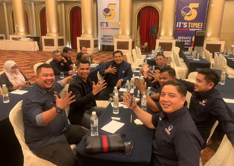 Rombongan DPW dan DPD Partai NasDem se Sumbar saat ikuti Konsolidasi dan Koordinasi Pendalaman Bacaleg 2024 di Kota Batam, Kepulauan Riau, Rabu (22/2). (Dok : Istimewa)