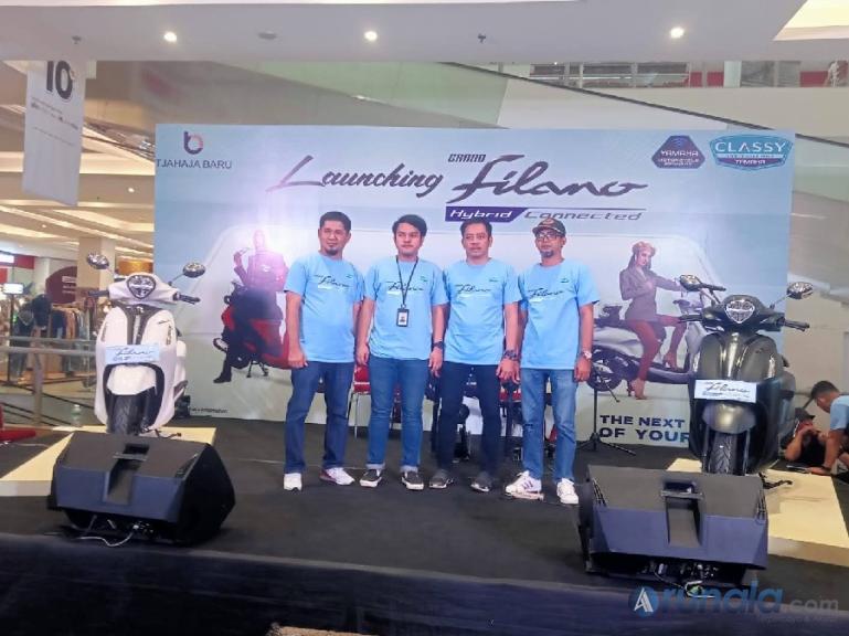 Prosesi peluncuran Grand Filano Hybrid Connected di Transmart Padang, Sabtu (25/2). (Foto : Fajril)