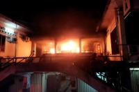 Senin Dini Hari, 2 Toko di Pasar Raya Padang Terbakar