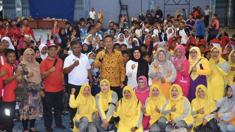 Wali Kota Pariaman, Genius Umar membuka Olimpiade Olahraga Siswa Nasional (O2SN) Pendidikan Dasar Tingkat Kota Pariaman Tahun 2023 di GOR Rajo Bujang, Kelurahan Karan Aur, Kecamatan Pariaman Tengah, Jumat (10/3/23). (Sumber : Istimewa)