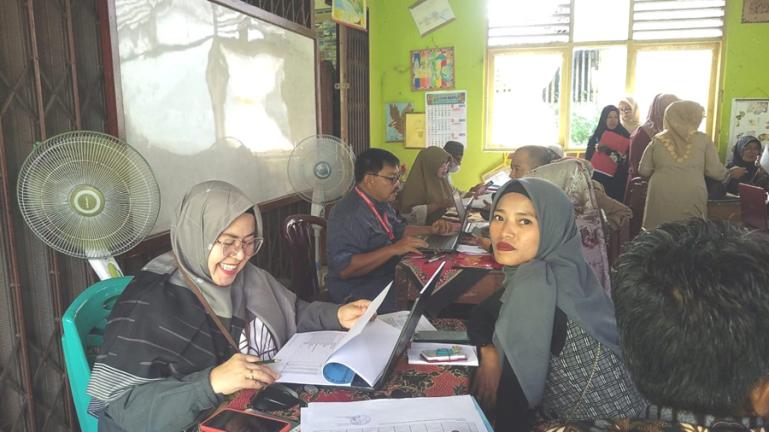 Tim Inspektorat sedang melakukan audit dana BOS di SD 01 Nan Sabaris, Jumat (26/3). (Dok : Istimewa)