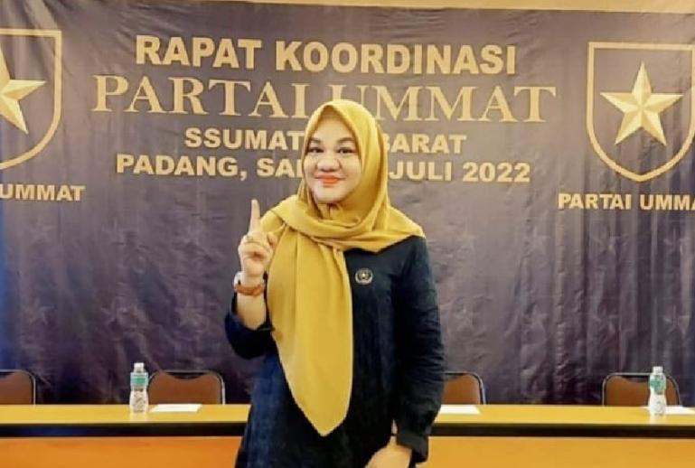 Sekretaris Steering Committee (SC) kegiatan upgrading dan bimtek DPW Partai Ummat Sumbar, Citra Mustika Ayu Kardinal. (Dok : Istimewa)