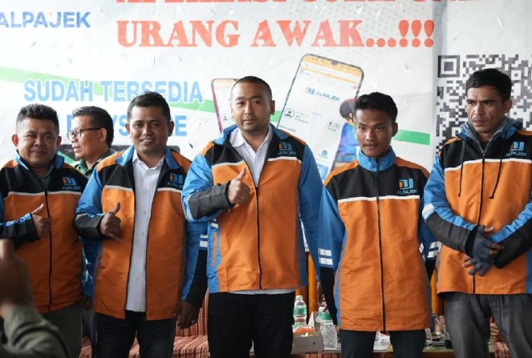 Wagub Audy Joinaldy menghadiri peresmian modan online Alpajek di Alahan Panjang, Kabupaten Solok, Rabu (22/3). (Dok : Istimewa)