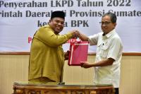 Suhatri Bur Terima LKPD 2022 dari BPK RI Sumbar