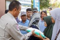 Wako Genius Berikan Bantuan Beras Untuk Masyarakat Kurang Mampu di Desa Marunggi