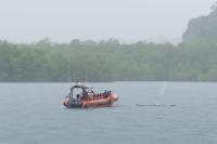 Tim SAR Mentawai dengan boat TIB 03 lakukan penyelamatan dua warga peladang di perairan dekat dermaga Tuapejat, Mentawai, Sabtu siang (1/4). (Dok : Istimewa)