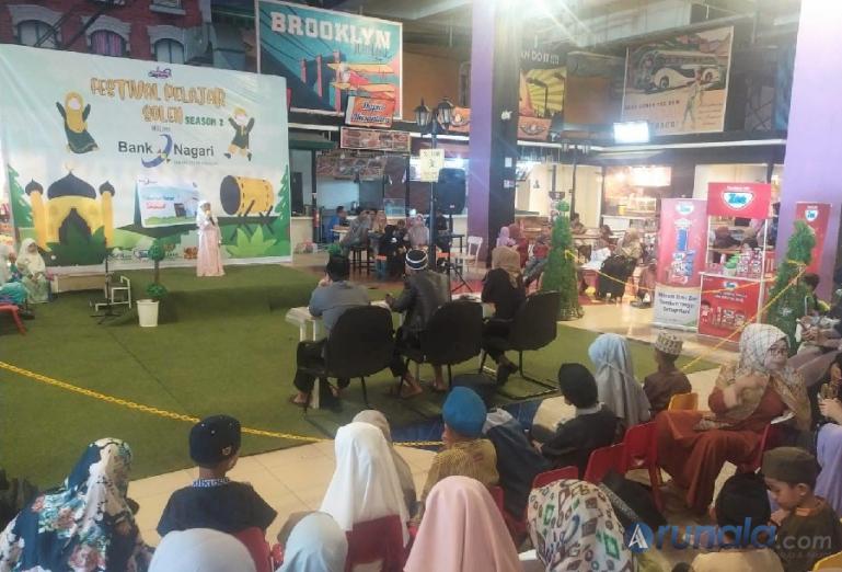 Penampilan salah satu peserta hafalan surat pendek Festival Pelajar Soleh Season 2 di Trans Studio Mini, Jumat (6/4). (Foto : Fajril)