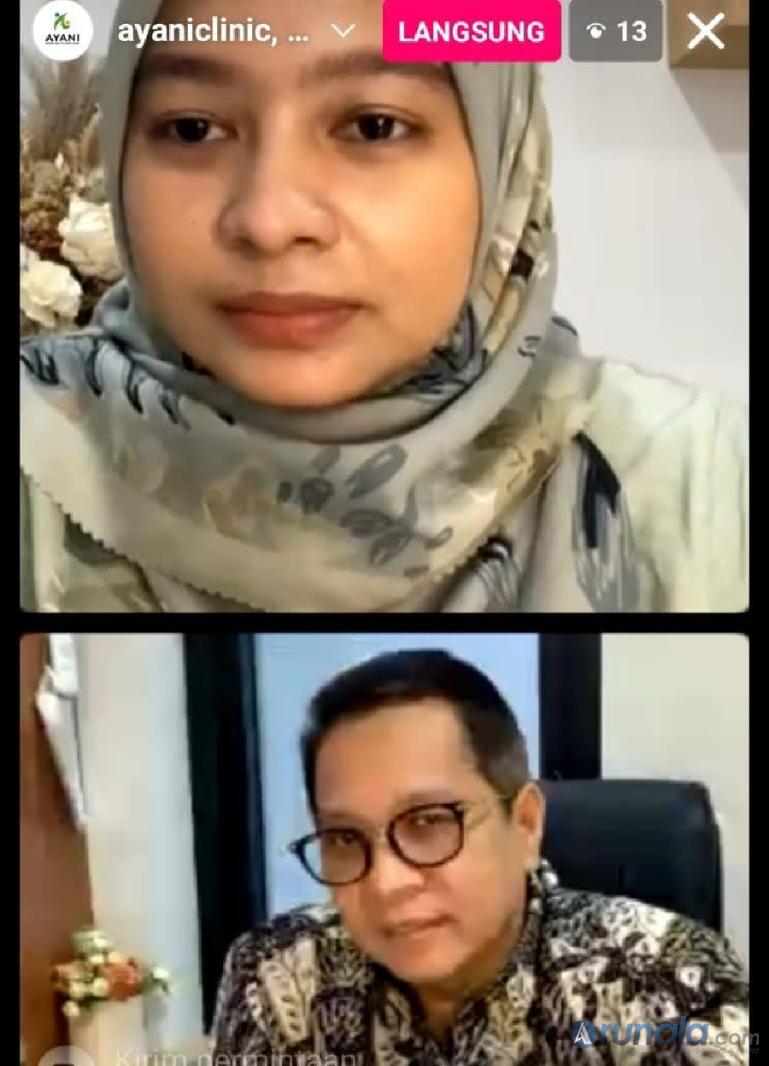 Dr dr Dovy Djanas SpOG KFM MARS, saat Live Instagram AYani Clinic, Sabtu (8/4). (Foto : Fajril)