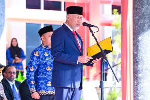 Gubernur Sumbar Mahyeldi pimpin upacara peringatan Hari Otonomi Daerah di lingkup Pemprov Sumbar, Sabtu (29/4). (Dok : Istimewa)