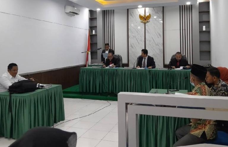 Sekkab Pessel Mawari Roska hadir langsung dalam sidang sengketa informasi publik yang digelar KI Sumbar, Rabu (5/4). (Dok : Istimewa)