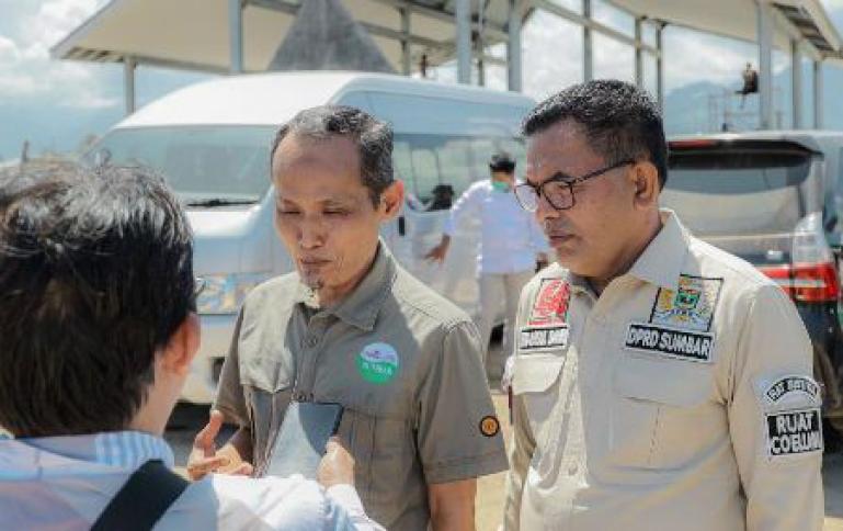 Ketua Komisi II DPRD Sumbar, Mochlasin dan anggota komisi ketika meninjau langsung persiapan kegiatan tersebut, Rabu (24/6). (Dok : Istimewa)