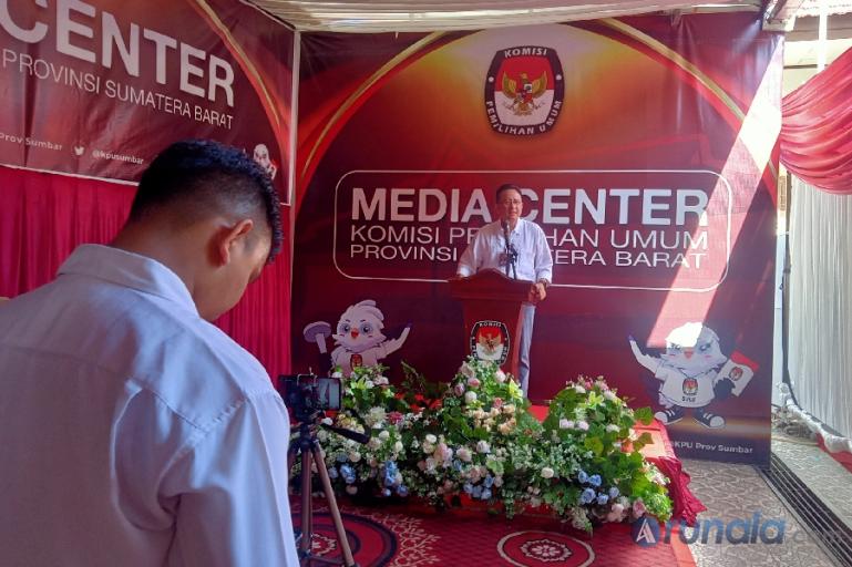 Daftar ke KPU Sumbar: Irman Gusman Ingin Jadikan DPD Layaknya Senat di AS