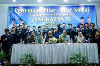 Ketua DPRD Sumbar, Supardi bersama peserta pelatihan Pilar-Pliar Sosial Angkatan Ke-II di Bukittinggi, pada Rabu (24/5) hingga Jumat (26/5). (Dok : Istimewa)