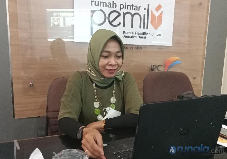 Ketua KPU Sumbar, Yanuk Sri Mulyani. (Foto : Arunala.com)