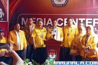Pendaftaran Bacaleg Anggota DPRD di KPU Sumbar: Golkar Sumbar Targetkan Tiga Dapil Potensial Raih Tambah Kursi