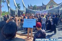 Buntut Insiden Saat Pelantikan Wawako Padang: Para Wartawan Demo Pemprov Sumbar