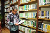 Unand Hadirkan Lounge Buku Karya Dosen di Perpustakaan