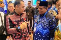 Bupati Padangpariaman Suhatri Bur saat mengikuti evaluasi Smart City tahap I di Surabaya, Senin (12/6). (Dok : Istimewa)