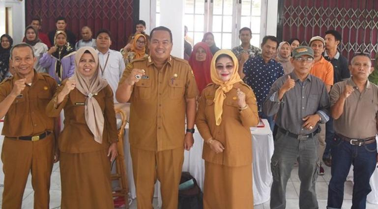Sekko Pariaman, Yota Balad membuka bimtek implementasi perizinan dan pengawasan berusaha berbasis risiko tahun 2023 di Kota Pariaman, Senin (12/6). (Dok : Istimewa)