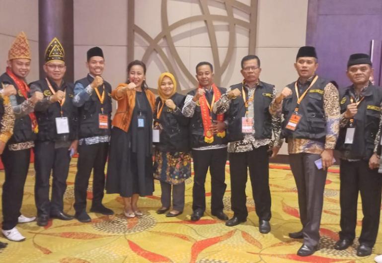 Tiga wali nagari dari Padangpariaman yang meraih penghargaan nasional, Kamis (1/6) lalu. (Dok : Istimewa)