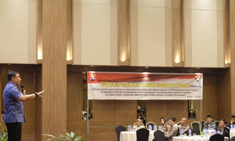 Waka Lemdiklat Polri, Irjen Pol Eko Budi Sampurno berikan arahan pada peserta FGD yang diadakan Ditbinmas Polda Sumbar, di Padang, Rabu (7/6). (Dok : Istimewa)