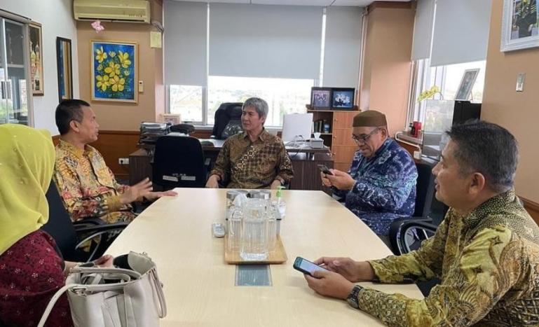 Wali Kota Pariaman, Genius Umar saat akan tanda tangani MoU pendidikan dengan pihak Institut Teknologi PLN (IT PLN) beberapa waktu lalu. (Dok : Istimewa)