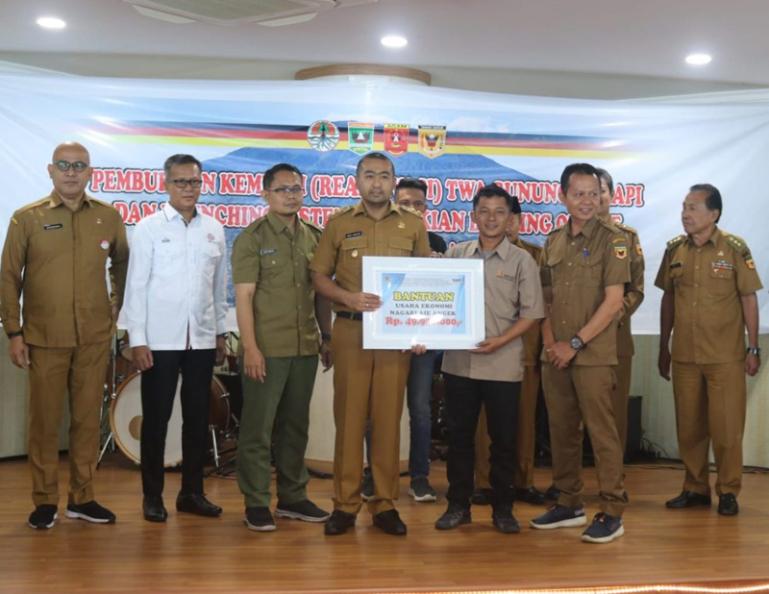 Wakil Gubernur Sumbar, Audy Joinaldy resmikan sistem Pendakian Booking Online TWA Gunung Marapi di Sumatera Barat Convention Hall, Padang (24/7). (Dok : Istimewa)
