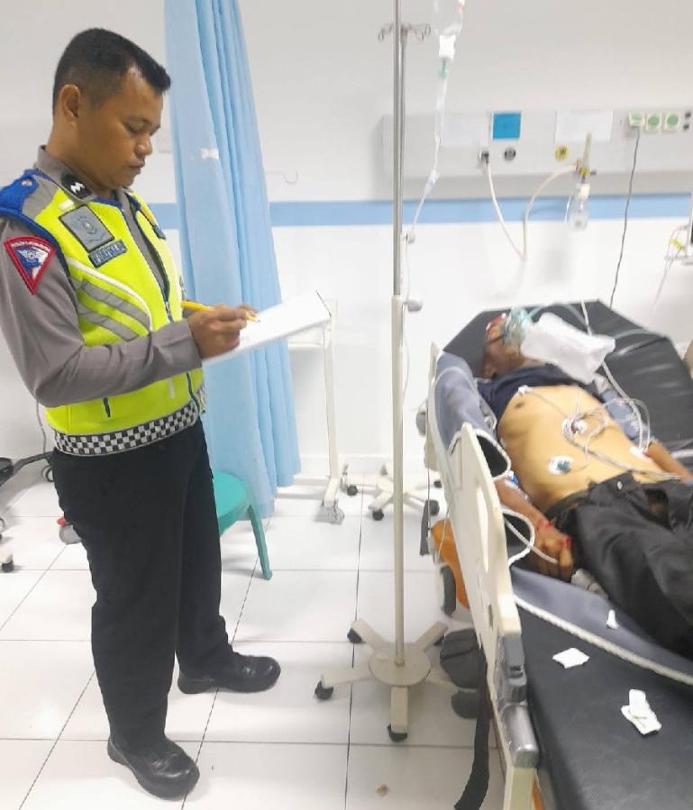 Korban ketika menjalani perawatan di IGD RSUP Dr M Djamil. (Dok : Istimewa)